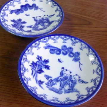 唐子柄の食器