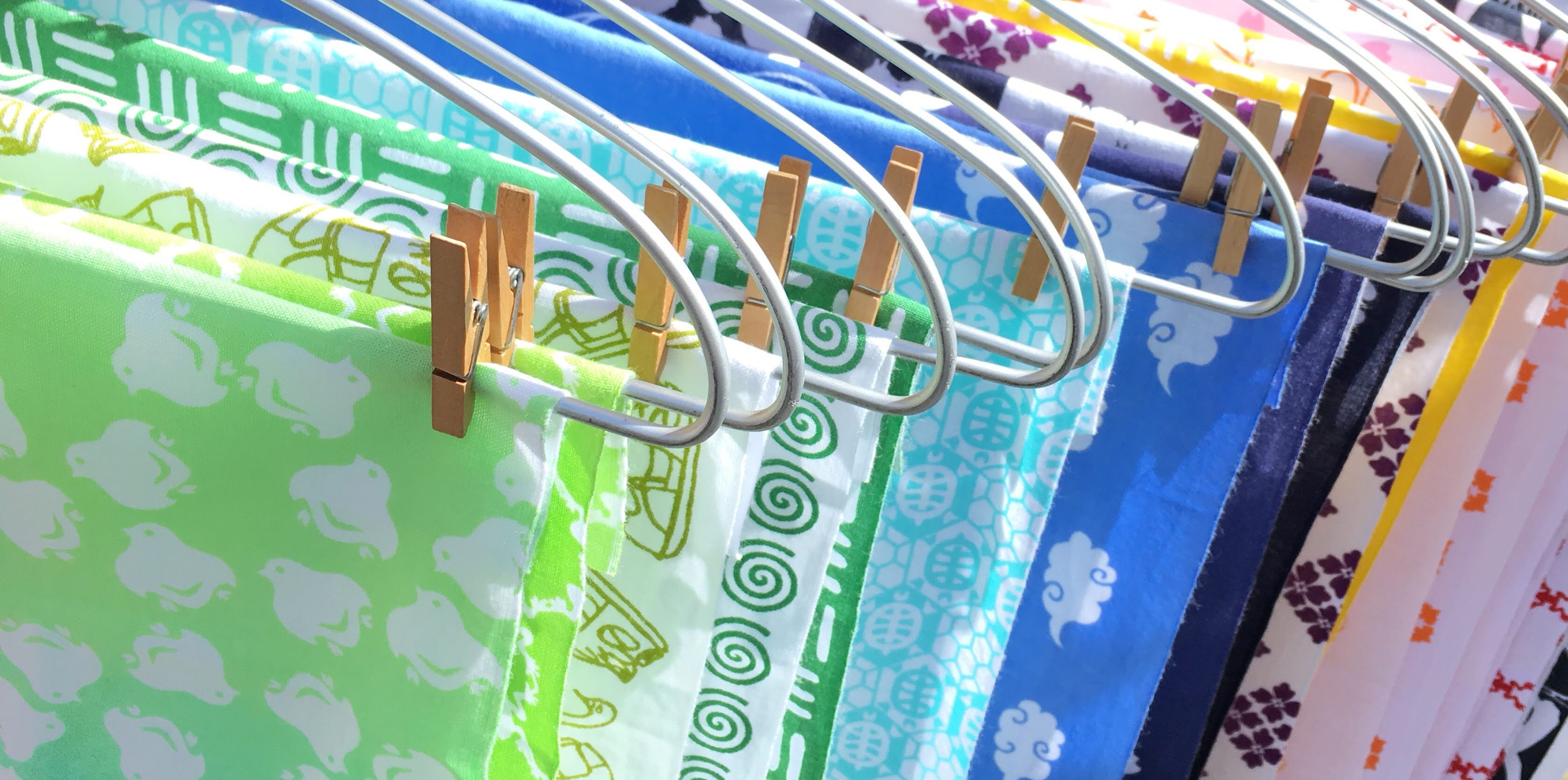 手ぬぐいが並ぶ様子