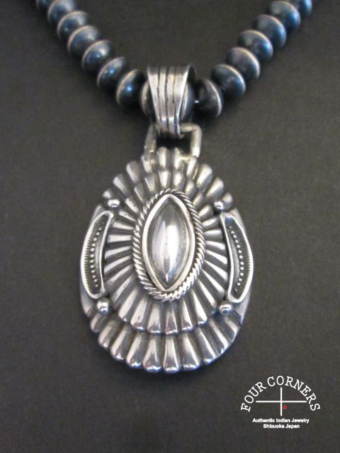 ハリービゲイ ペンダント - FOUR CORNERS インディアンジュエリー