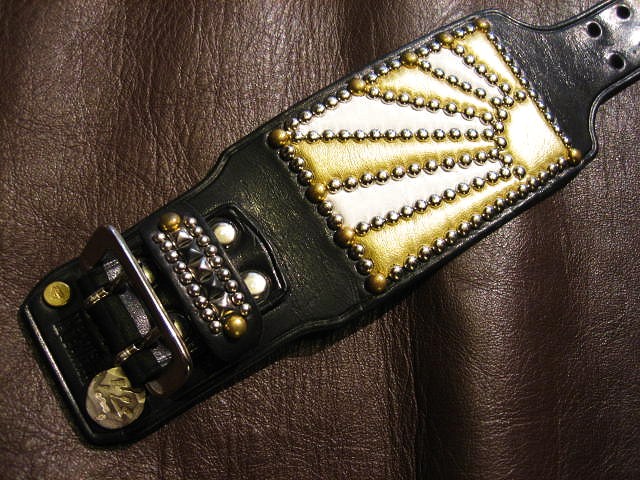 サンライズスタッズブレス | 8UP