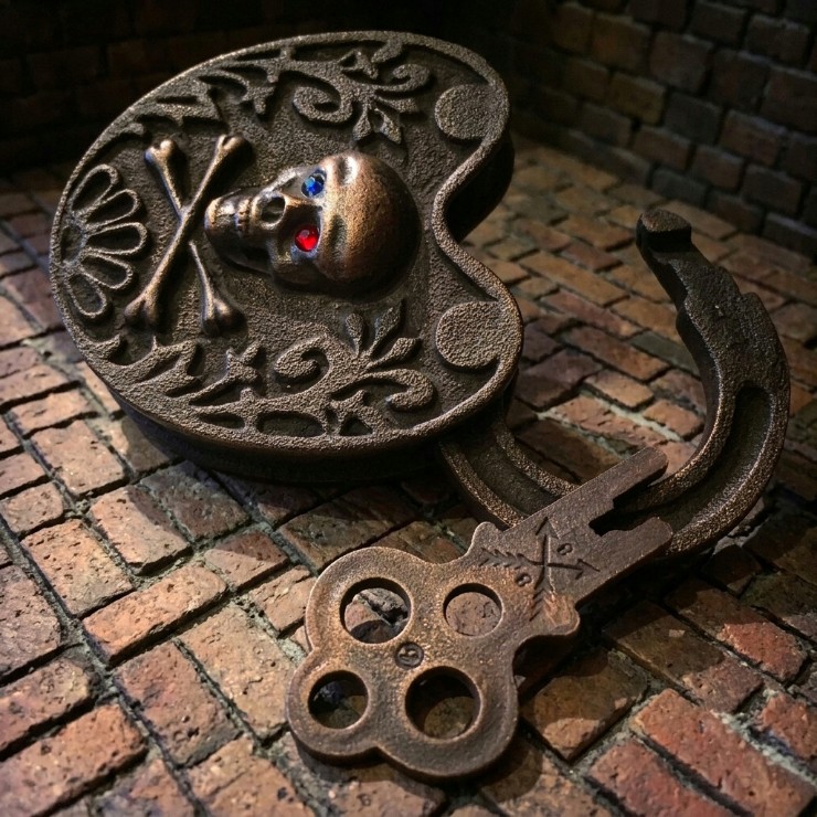 アンティーク1900s デビル　悪魔　サタン　スカル　インダストリアル　レトロ JUNK SMITH × 8UP “SKULL & BONES PADLOCK” | 8UP