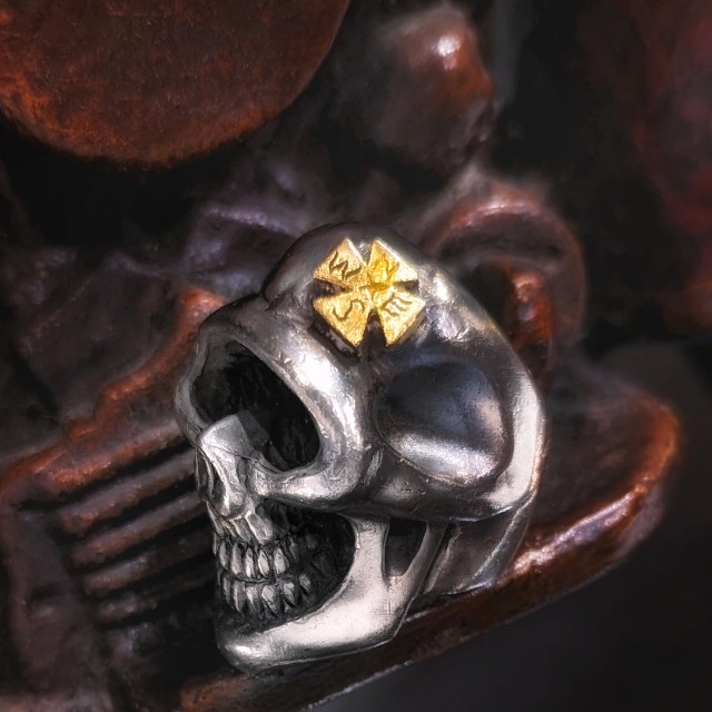 Crazy Skull Ring with k18 Gold Iron Cross Custom | 8UP