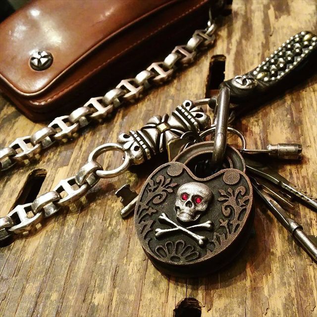 JUNK SMITH × 8UP “Skull & Bones Padlock Silver × Copper Two