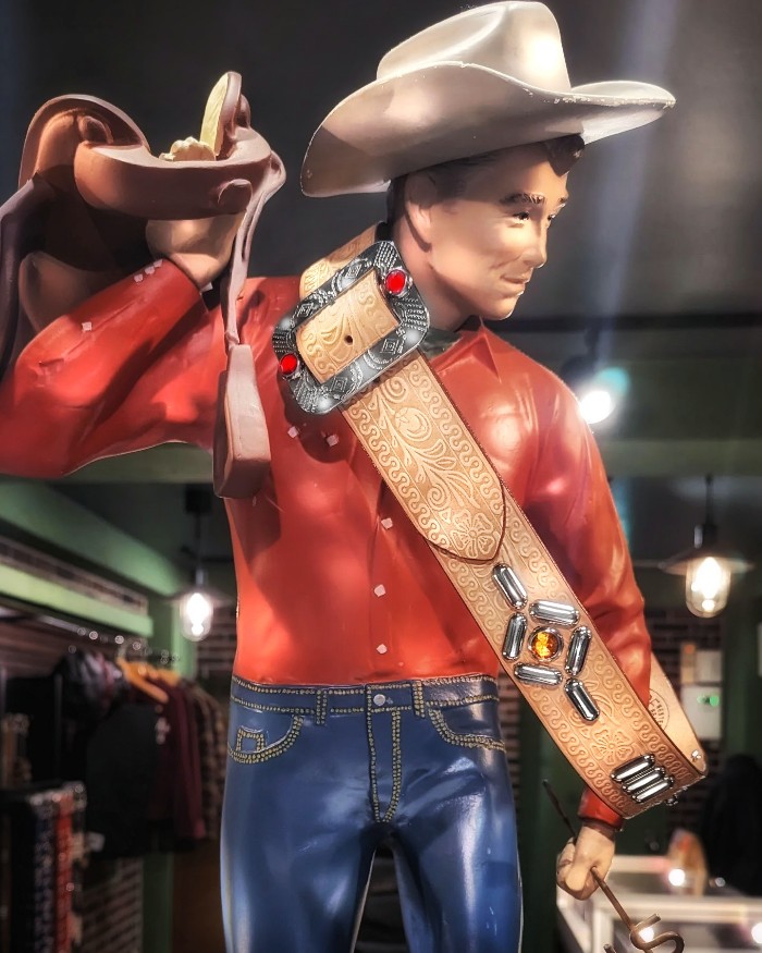 Dapper's “1930's Style Studs Belt Made by ACE WESTERN BELTS” | 8UP