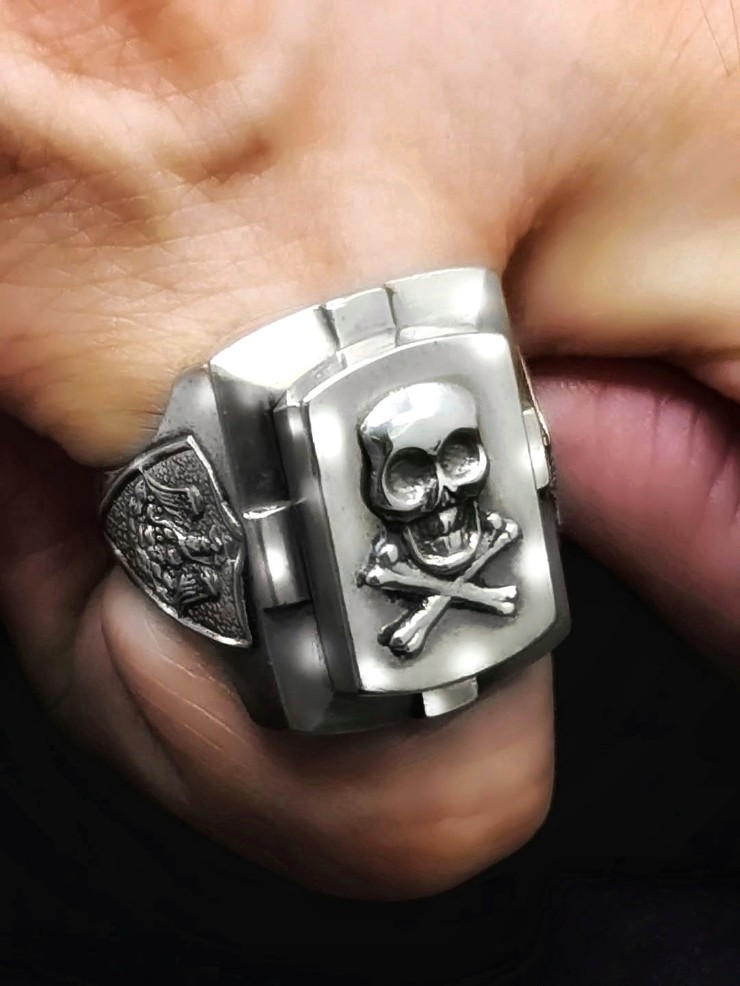 Vintage Mexican Biker Ring “Skull & Cross Bones” | 8UP