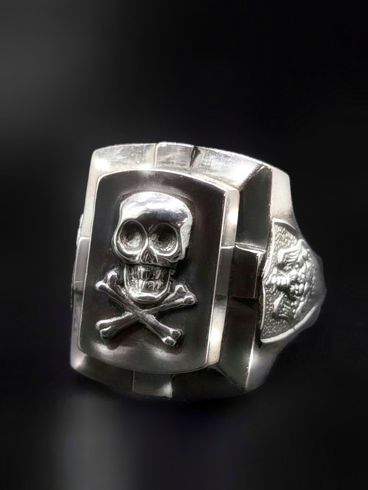 Vintage Mexican Biker Ring “Skull & Cross Bones” | 8UP