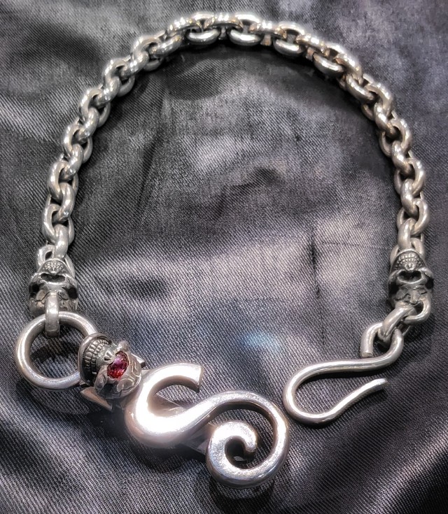 S Keeper 2 Skull Wallet Chain with Garnet eye Custom | 8UP