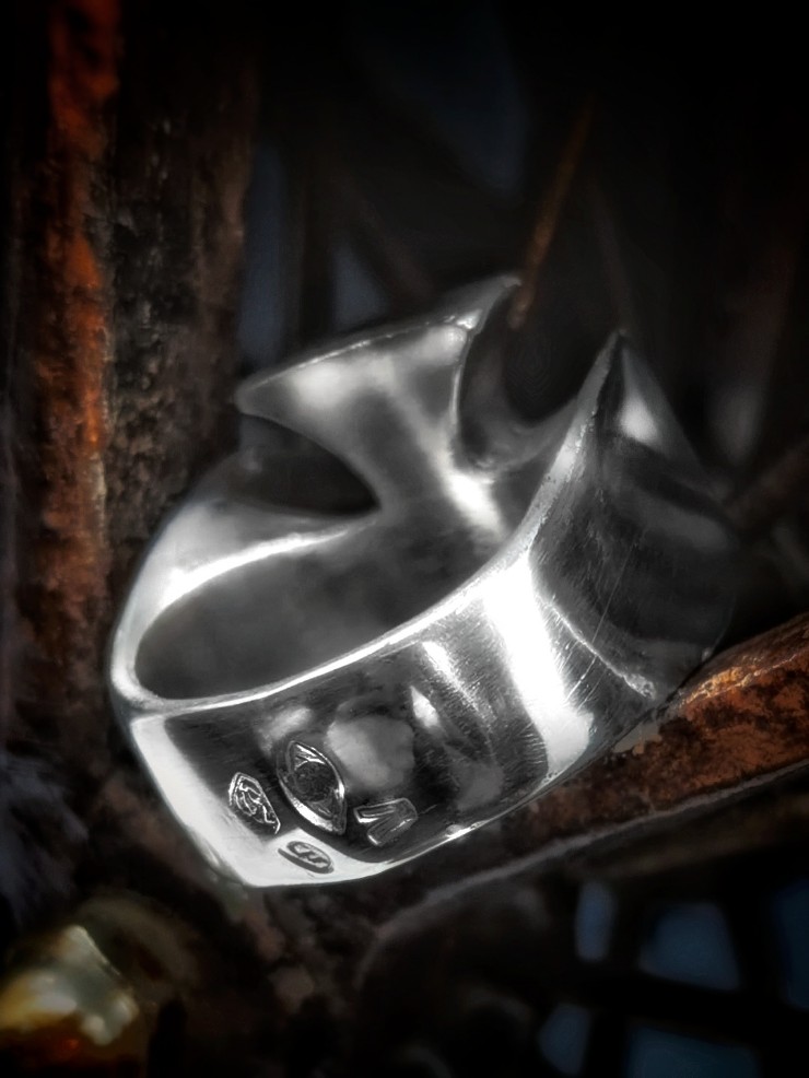Iron Cross Ring | 8UP