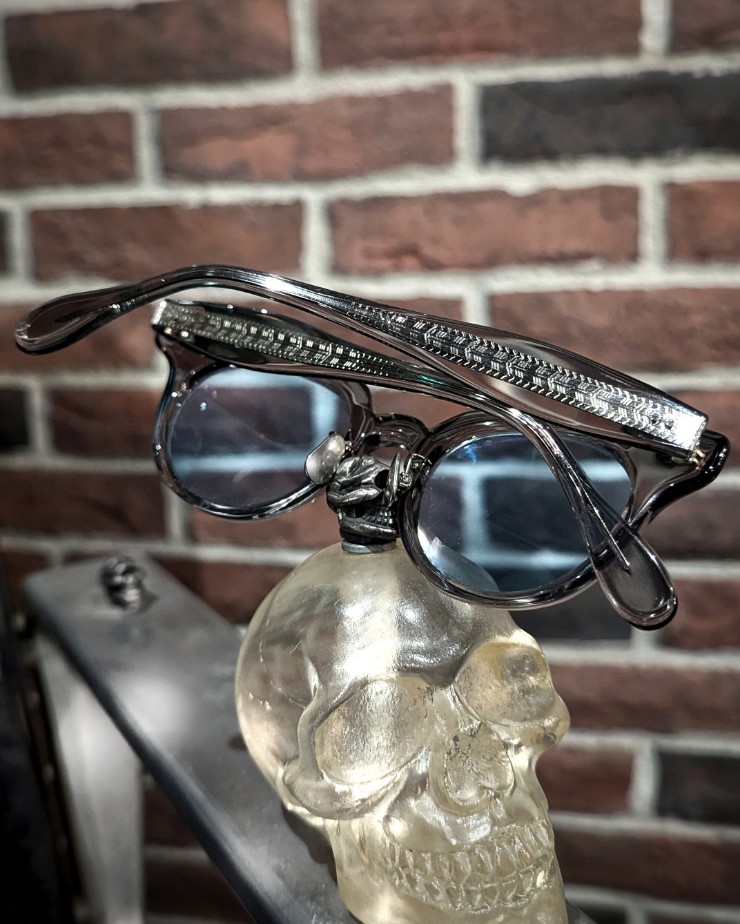 GROOVER “Gemini × Lampeye” | 8UP