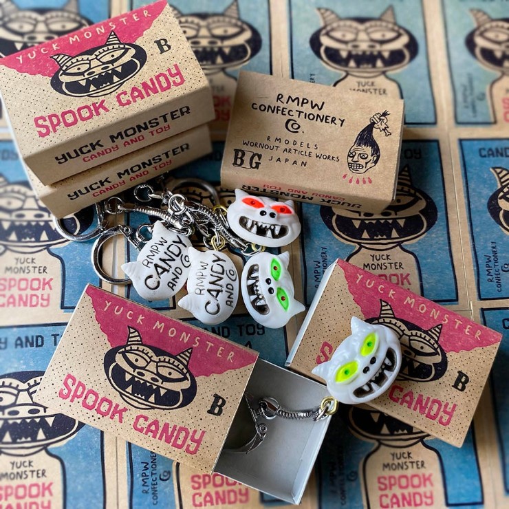 R MODELS “SPOOK CANDY KEY-HOLDER” | 8UP