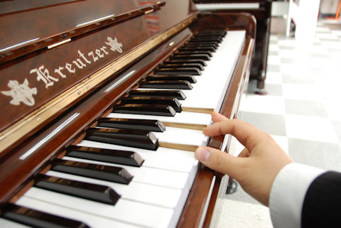 クロイツェル（KREUTZER） 特K4 中古ピアノ | 中古ピアノ