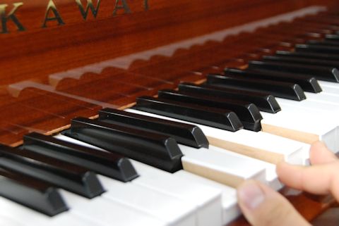 カワイ（ＫＡＷＡＩ） ＫＬ７０４ 中古ピアノ | 中古ピアノ販売専門ＷｅｂＳｈｏｐ｜朝日楽器店 三重県、愛知県名古屋市、滋賀県