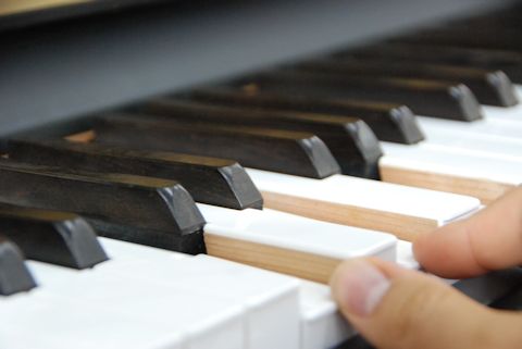 引き取り限定 KREUTZER MEISTER-1 ピアノ 調律済み KREUTZER | 未来ピアノ オンラインショップ-miraipiano.shop-