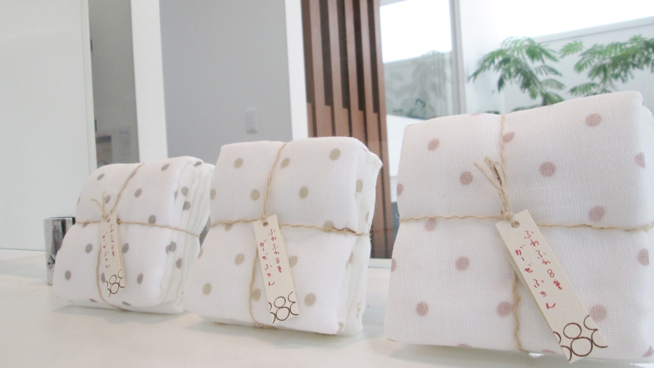 ふわふわ8重ガーゼふきん2枚セット(ドット、日本製) ハンカチにも