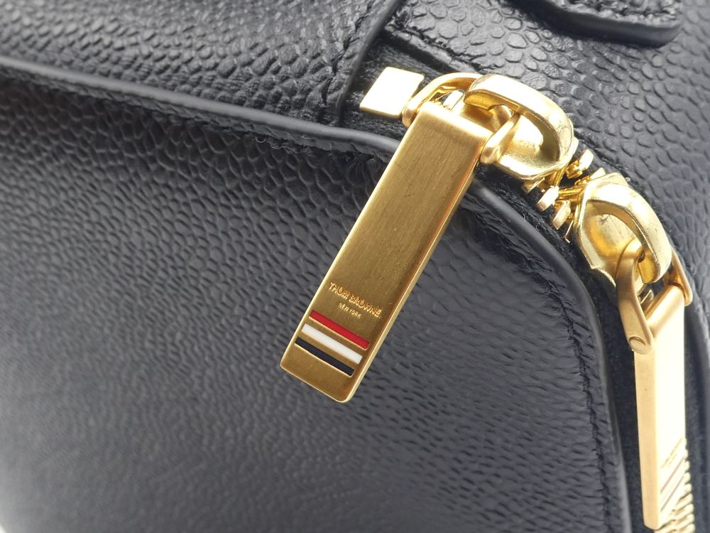 THOM BROWNE（トムブラウン） EYEWEAR TRAVEL CASE IN PEBBLE GRAIN