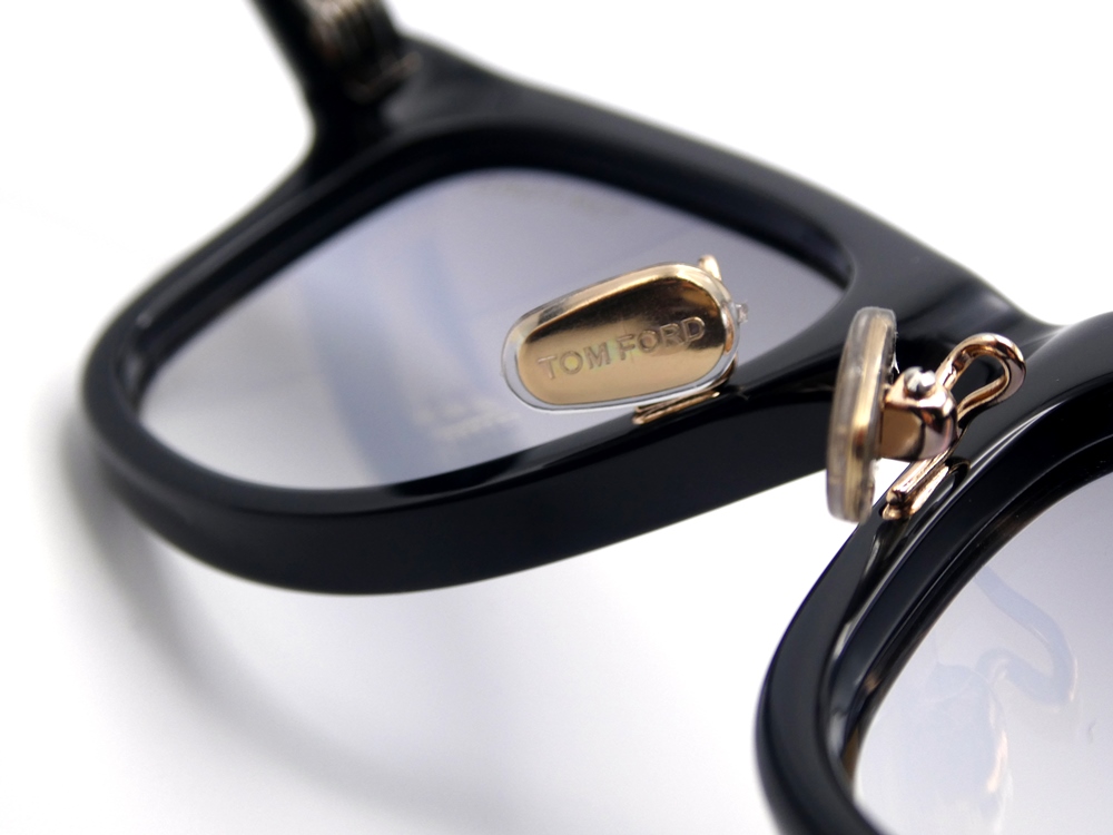 TOM FORD（トムフォード） TF1353-D 01C ｜ メガネパーク・ブレス