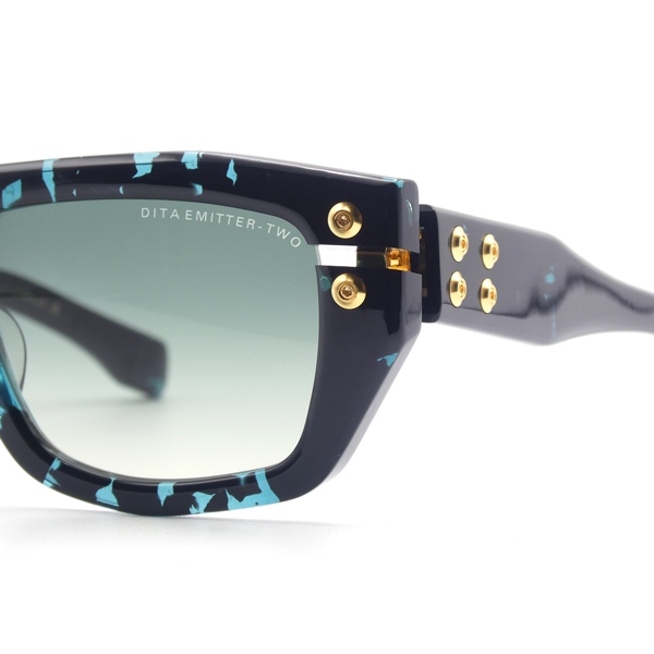 クリックで画像を表示