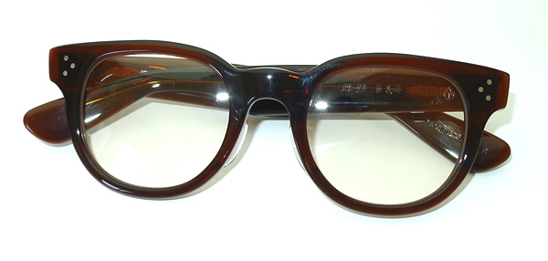 大統領の頭文字から名付けられたタートの人気モデル】TART OPTICAL F.D.R. 003（SMOKE BROWN） 48サイズ |  メガネパーク・ブレス オンラインショップ | メガネ・サングラスの通販サイト