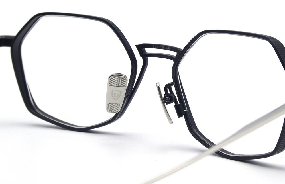 クリックで画像を表示