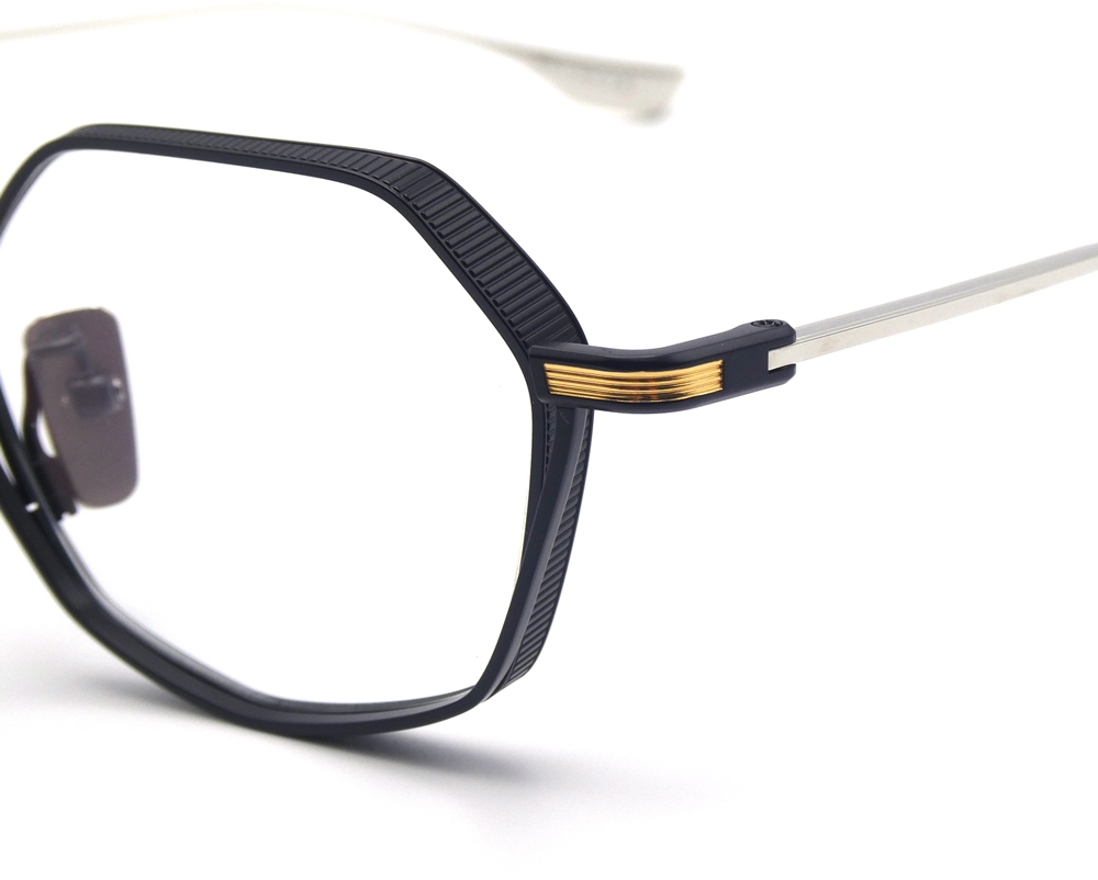 クリックで画像を表示