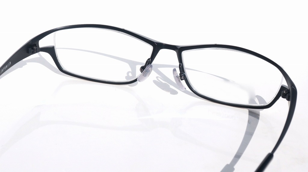 JAPONISM JN-558R Col.02（Black & Silver） ｜ メガネパーク・ブレス