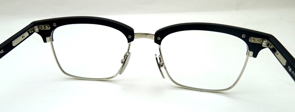 ファッショナブルなサーモントフレーム】THOM BROWNE TB-711-B-BLK-SLV