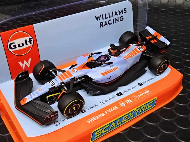 Scalextric Williams FW45 Gulf Edition – Macchina Slot 1:32 Con Magnatrazione, Per Bambini E Adulti, Colore Azzurro, C4559