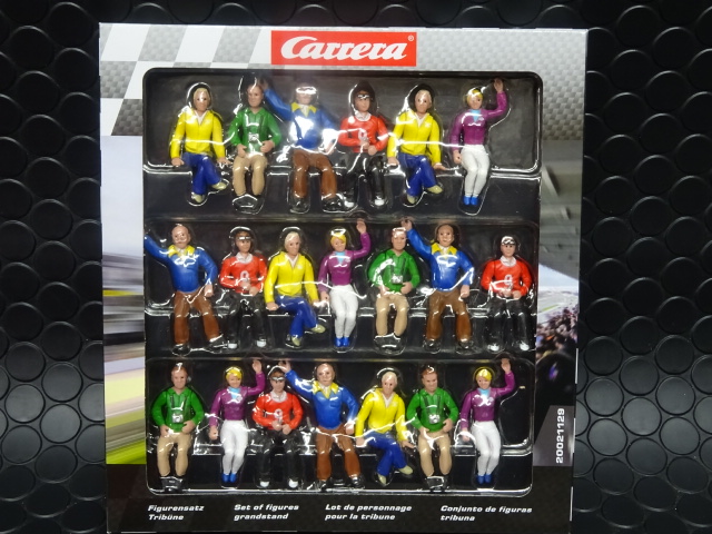 箱幅40ｃｍ 1/32 ツールドフランス Set 車両と7人の競技者フィギュア Carrera 1/32 ｺｰｽｻｲﾄﾞ ｱｸｾｻﾘｰ 21129◇観客フィギュア 20体 豪華