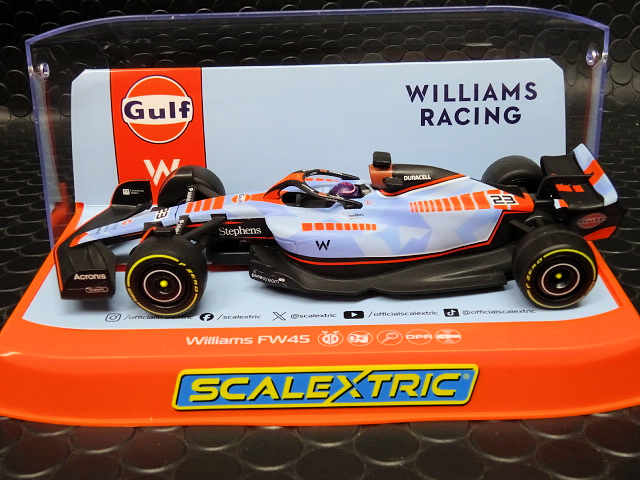 thumbnail image 2 of Scalextric Gulf Williams FW45 – Alex Albon 1/32 Formula 1 F1 Slot Car (C4559) 2 of 5