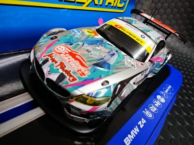 BMWスロットカー1/32 Scalextric 1/32 ｽﾛｯﾄｶｰ C3625◇ BMW Z4 GT3 Team UKYO-HATSUNE