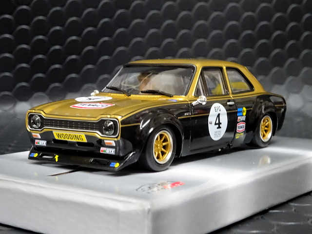 人気ブランドの新作 RALLY 75 FORD ☆限定1008台/HOスロットカー 