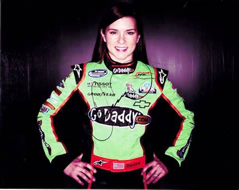 Action 1/24 ﾀﾞｲｷｬｽﾄﾓﾃﾞﾙ ◇#10 DanicaPatrick 