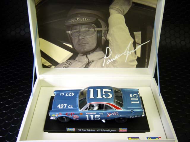 Monogram/Revell 1/32ｽﾛｯﾄｶｰ限定品 4831◇#115 Parnelli Jones/'67