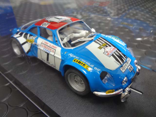 スロットカー　SCX 1/32 ルノー アルピーヌ A110 U10238X300 SCX Renault Alpine A110 Mouton, #19 with Lights 1