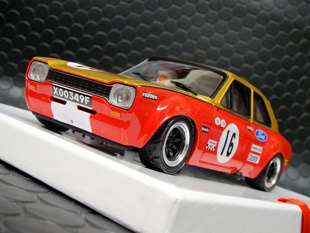 HOスロットカー　エスコート Yahoo!オークション - 未使用 SCALEXTRIC slot car 1/32 FORD
