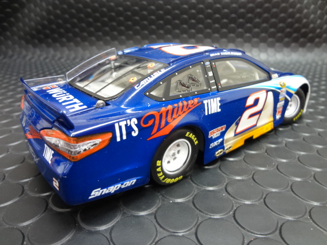限定1of95 NASCAR1/24 LIONEL ♯2Miller lite 限定1of95 NASCAR1/24 LIONEL ♯2Miller lite