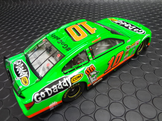 ダニカ・パトリック #10 GoDaddy ミニカー 2025年最新】ダニカ パトリックの人気アイテム - メルカリ