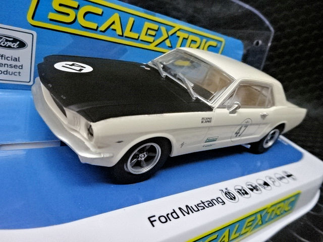 Scalextric 1/32 ｽﾛｯﾄｶｰ C4353 ◇ Ford Mustang #47/Bill and Fred 