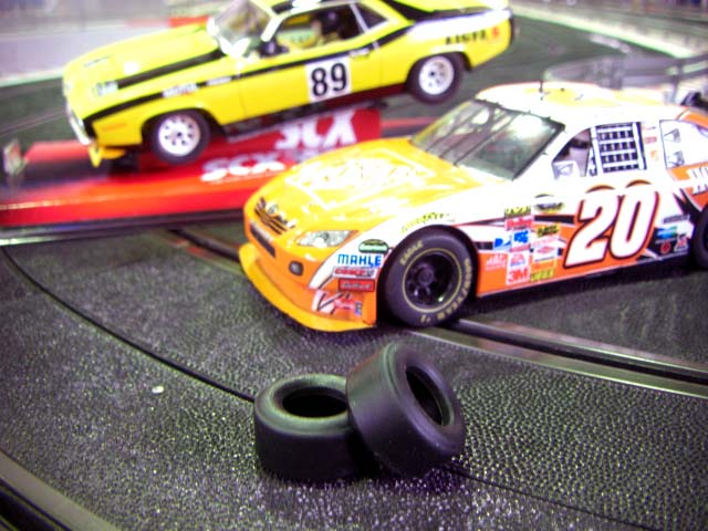 ｵﾘｼﾞﾅﾙ・ﾒｲﾄﾞ 1/32 ｽﾛｯﾄｶｰﾊﾟｰﾂ ウレタン・スリックタイヤ◇SCX/NASCAR
