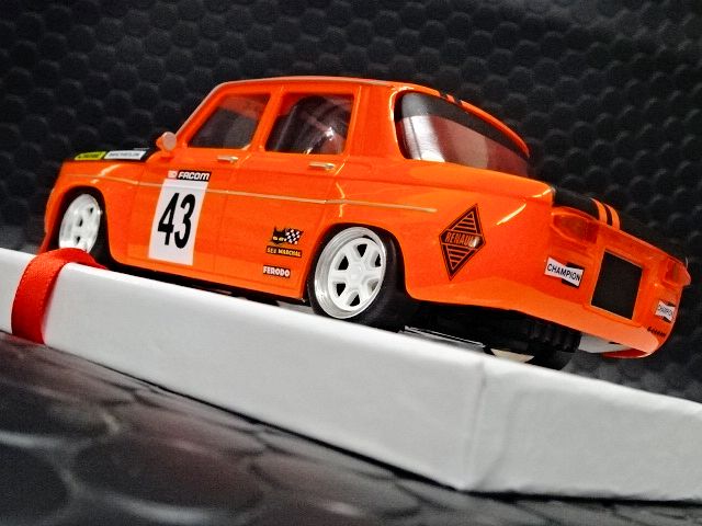 BRM 1/24 ｽﾛｯﾄｶｰ 081◇RENAULT R8 GORDINI #43 ORANGE EDITION 1/24