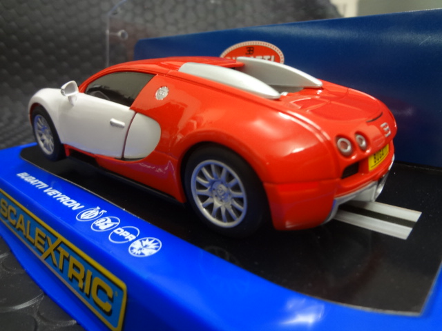 Scalextric 1/32 ｽﾛｯﾄｶｰ C3527◇Bugatti Veyron Red/White メッチャ 