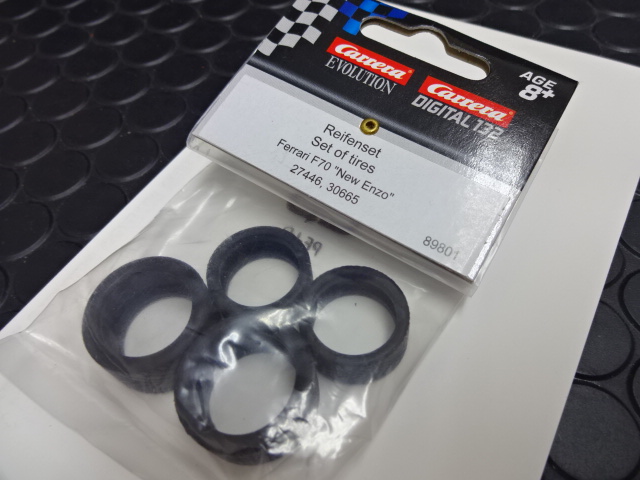 Carrera 1/32 ｽﾛｯﾄｶｰ用 ｽﾍﾟｱﾊﾟｰﾂ ◇カレラ純正 スペアタイヤset ラ