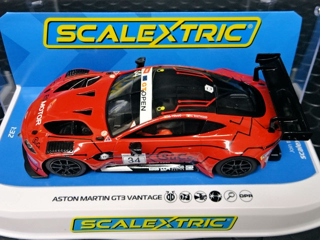 Scalextric 1/32 ｽﾛｯﾄｶｰ C4233◇Aston Martin GT3 Vantage #34