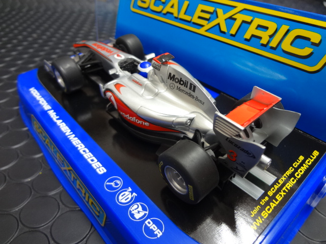 マトリックス製　1/8GPレーシング　リアタイヤ　32° 新品未開封 1/8 レーシングタイヤ ホイール接着成型済 フロント(#32) 36223