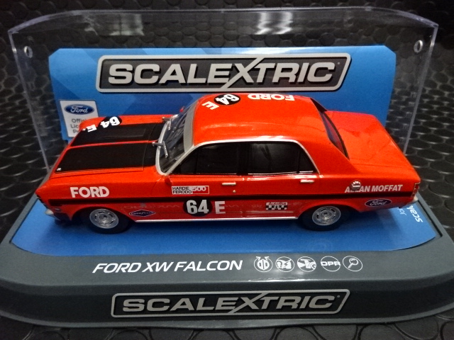 Scalextric 1/32 ｽﾛｯﾄｶｰ C3872◇ Ford Falcon XW/XY GT-HO, #64/Allan
