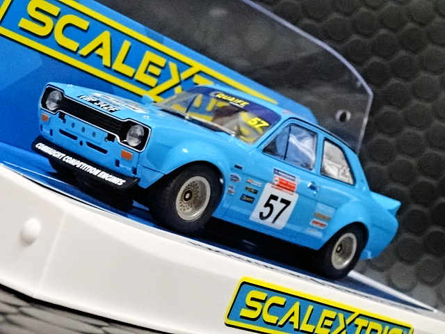 スケーレックストリック Gulf Ford Escort Mk1 スロットカー Scalextric Ford Escort MK1 – Gulf Edition | Home Racing World