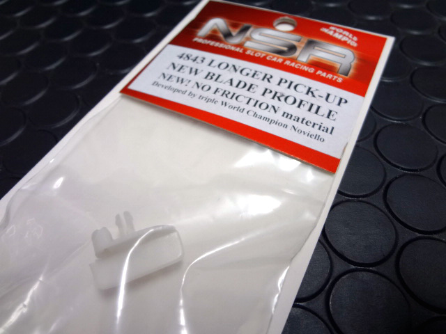 NSR 1/32 ｽﾛｯﾄｶｰﾊﾟｰﾂ 4843◇ロングフィン レーシングガイド （フリー