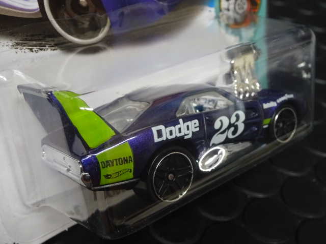 ﾎｯﾄｳｨｰﾙ 1/64 ﾀﾞｲｷｬｽﾄﾓﾃﾞﾙ ﾎｯﾄｳｨｰﾙ 1/64 ﾀﾞｲｷｬｽﾄﾓﾃﾞﾙ ◇DODGE CHARGER