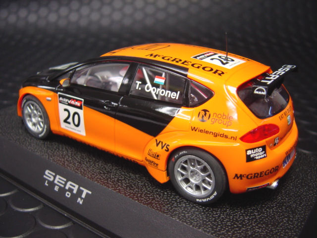 Scaｌextric1/32 ｽﾛｯﾄｶｰ ◇SEAT LEON 