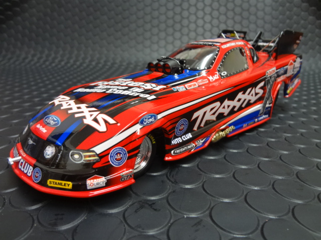Action/Lionel 1/24 ﾀﾞｲｷｬｽﾄﾓﾃﾞﾙ ◇Courtney Force 